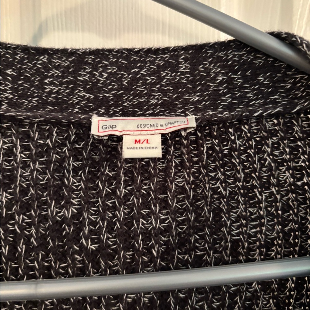 GAP Monochrome Knit Pullover